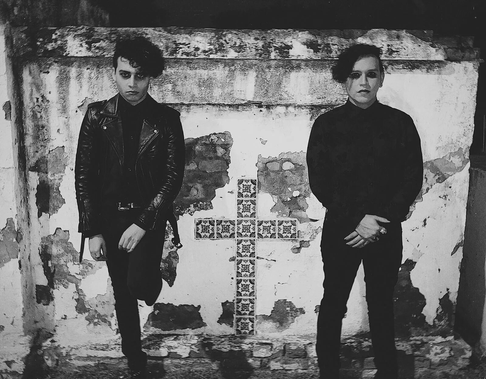 Twin tribes. Луис наварро twin tribes. Twin tribes band 2019. Twin tribes группа. Twin tribes группа.