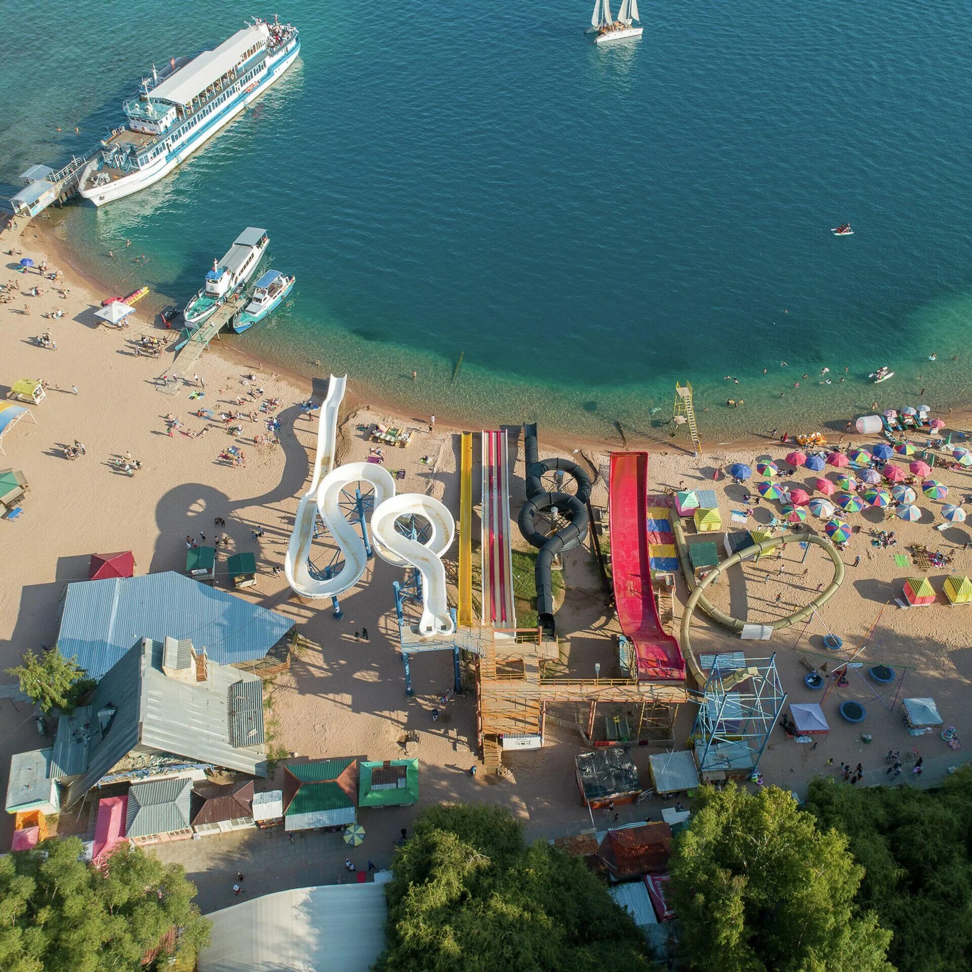 Золотые пески бостери. Бостери золотые пески. золотые пески бостери аквапарк. золотые пески иссык куль.