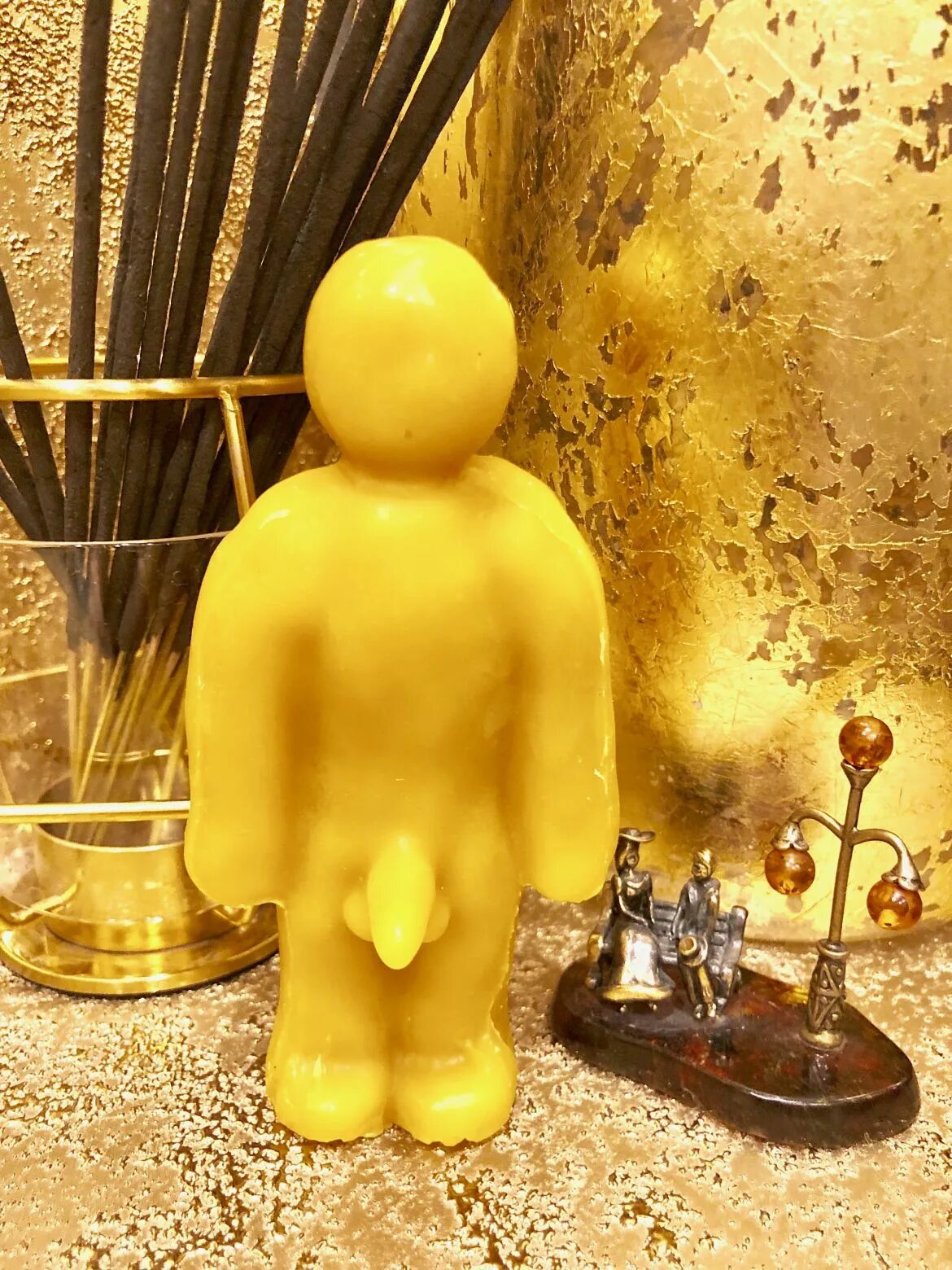 Свечка кукла. Свечка кака пупс. Свечи для торта кукла лол. Кукла вуду из воска. Миниатюрный подсвечник.