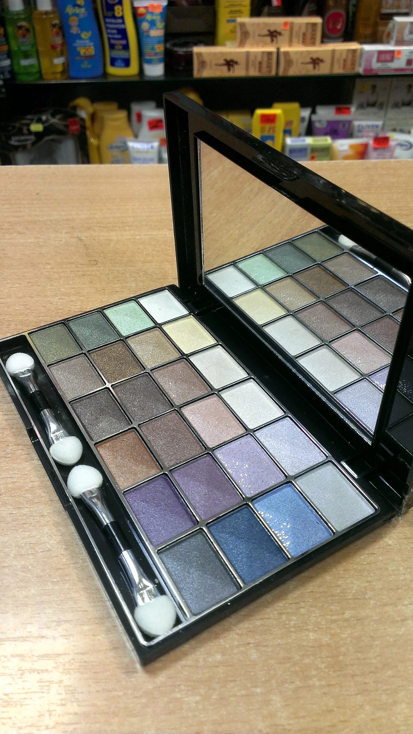 руби роуз косметика. тени руби роуз 9952. тени руби. Ruby rose палетка теней. тени 2000-х ruby rose.