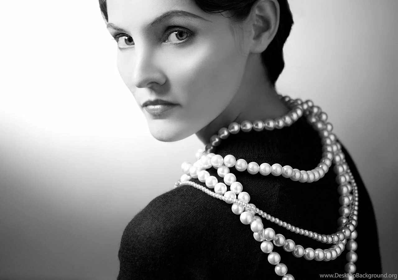 Габриэль бонёр (коко) шанель. Коко шанель жемчуг. Коко шанель модельеры. Модельер коко шанель. Коко шанель.