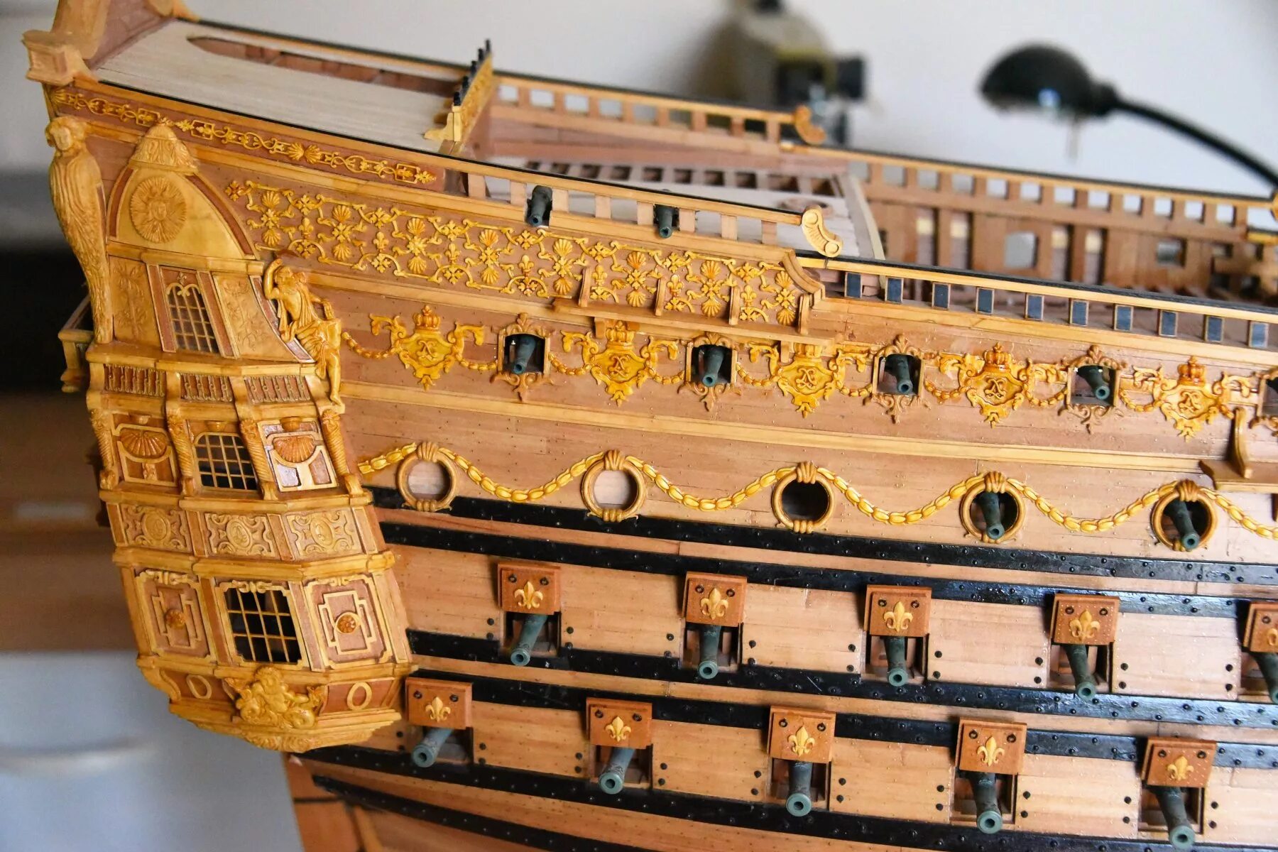 Модель парусника "le soleil royal. Модель парусника "le soleil royal. Солей рояль деагостини. Корабль рояль. Корабль солей рояль модели.
