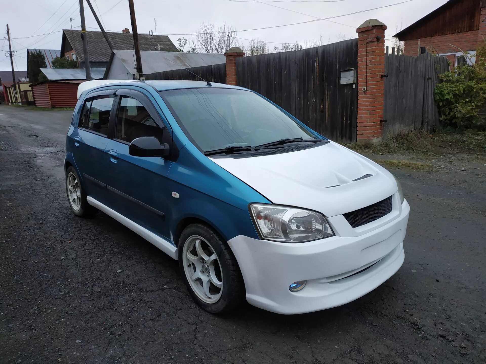 Обвесы гетц. Обвес на хендай гетц 2004. hyundai getz обвес. hyundai getz 1.4 в обвесах. хендай гетц обвес.