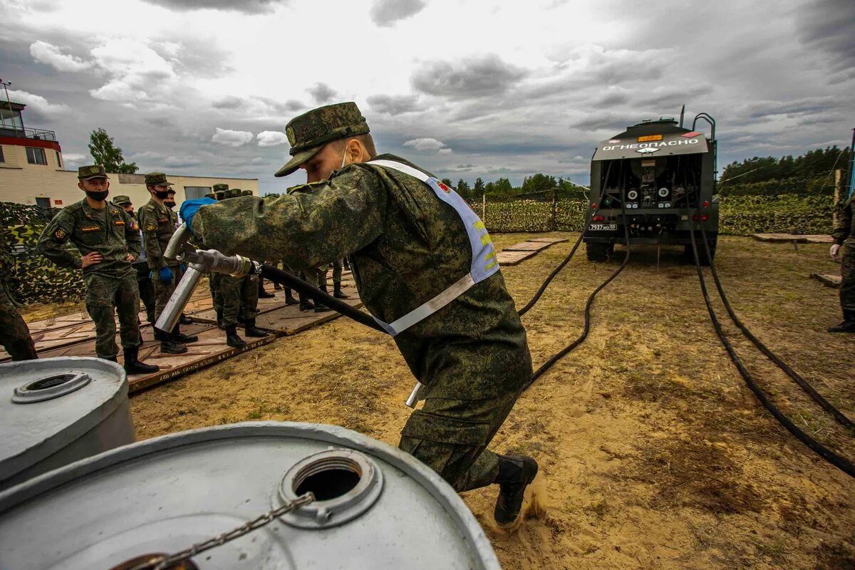 Материальное обеспечение войска рф. Служба горючего и смазочных материалов вс РФ. Служба горючего Вооруженных сил Российской Федерации. Служба горючего и смазочных материалов ЗВО. Службы горючего Вооруженных сил России.