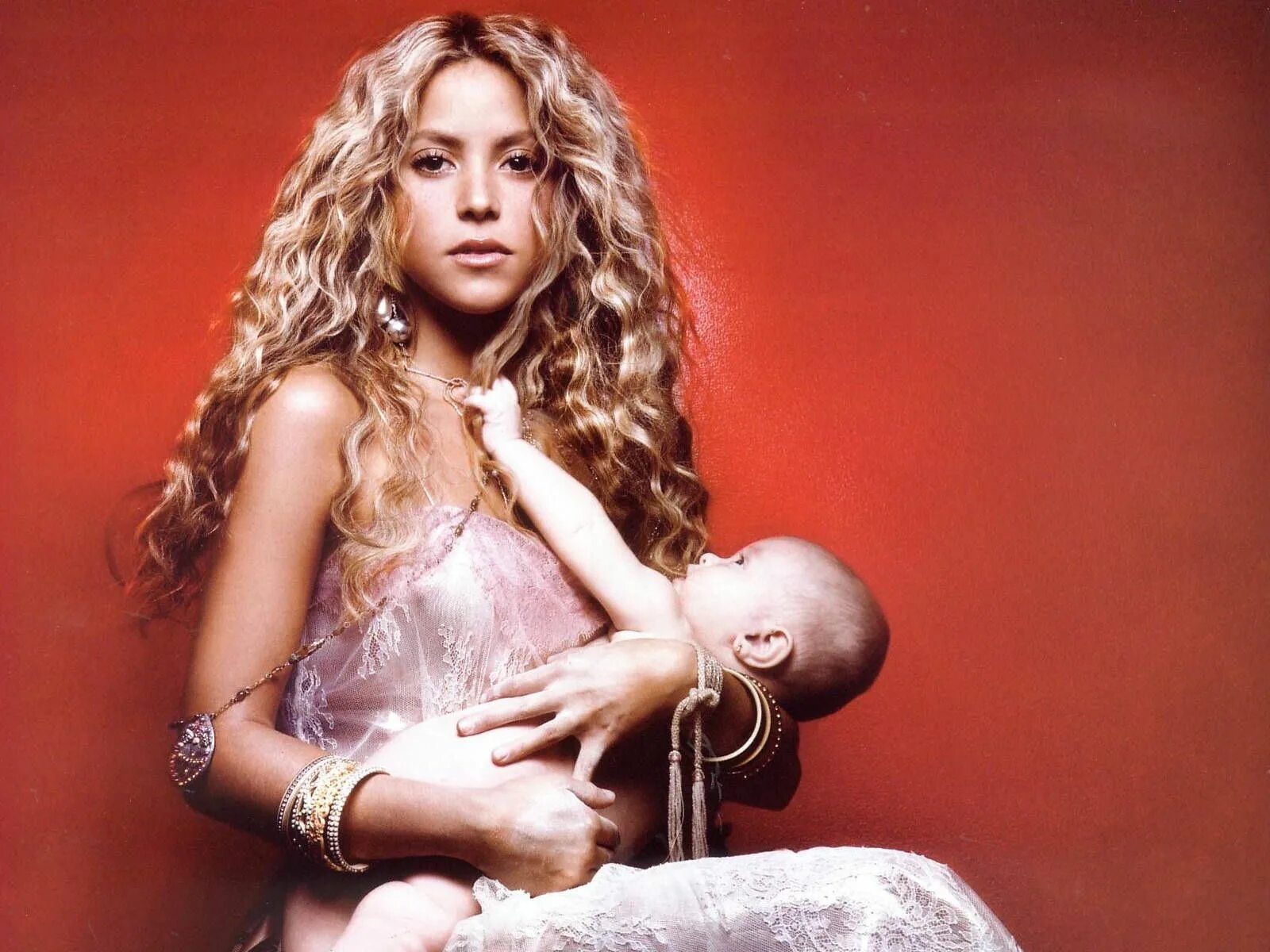 Shakira 1995. Shakira 2014. Рождение шакиры. Изабель мебарак. Рождение шакиры.