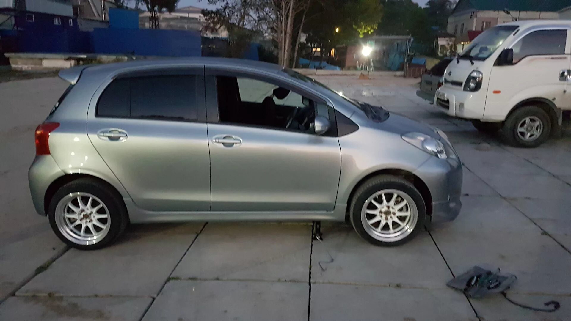 Литье на витц. Литье на тойота витц 2005. Литье на витц. Литье на витц. Toyota vitz r16.