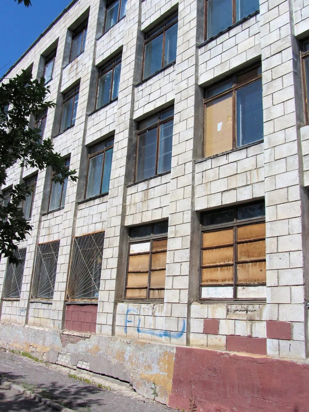 Волгоград героев шипки 8. Работа в волгограде тзр. Волгоград тракторозаводский район нижней поселок. Пропилея волгоград. Дк тзр волгоград.