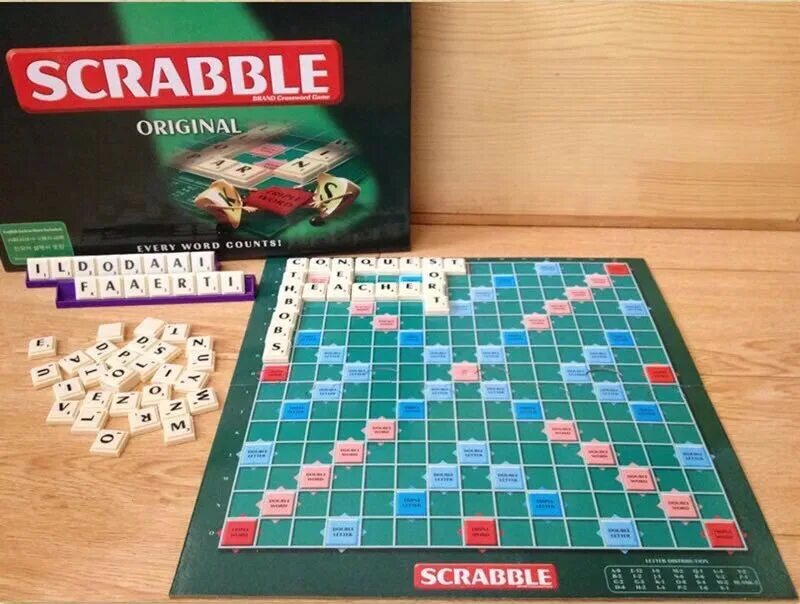 Scrabble настольная игра. Scrabble English. Игра Скрабл на английском. Скрабл настольная игра на английском.