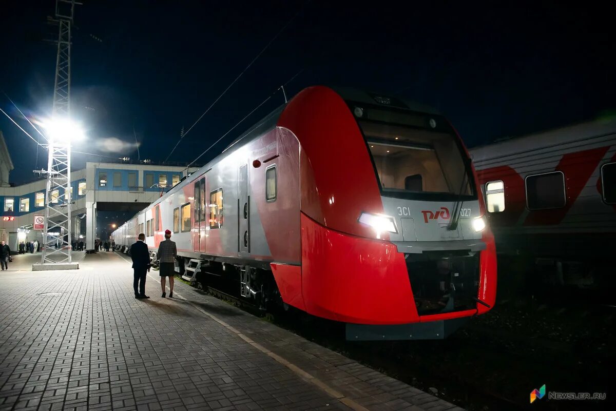 Москва нижний новгород ласточка с какого вокзала. Ласточка электропоезд Киров. Ласточка Киров Нижний Киров. Киров РЖД Ласточка. Поезда «Ласточка-премиум» (модификаций эс1п и эс2гп).