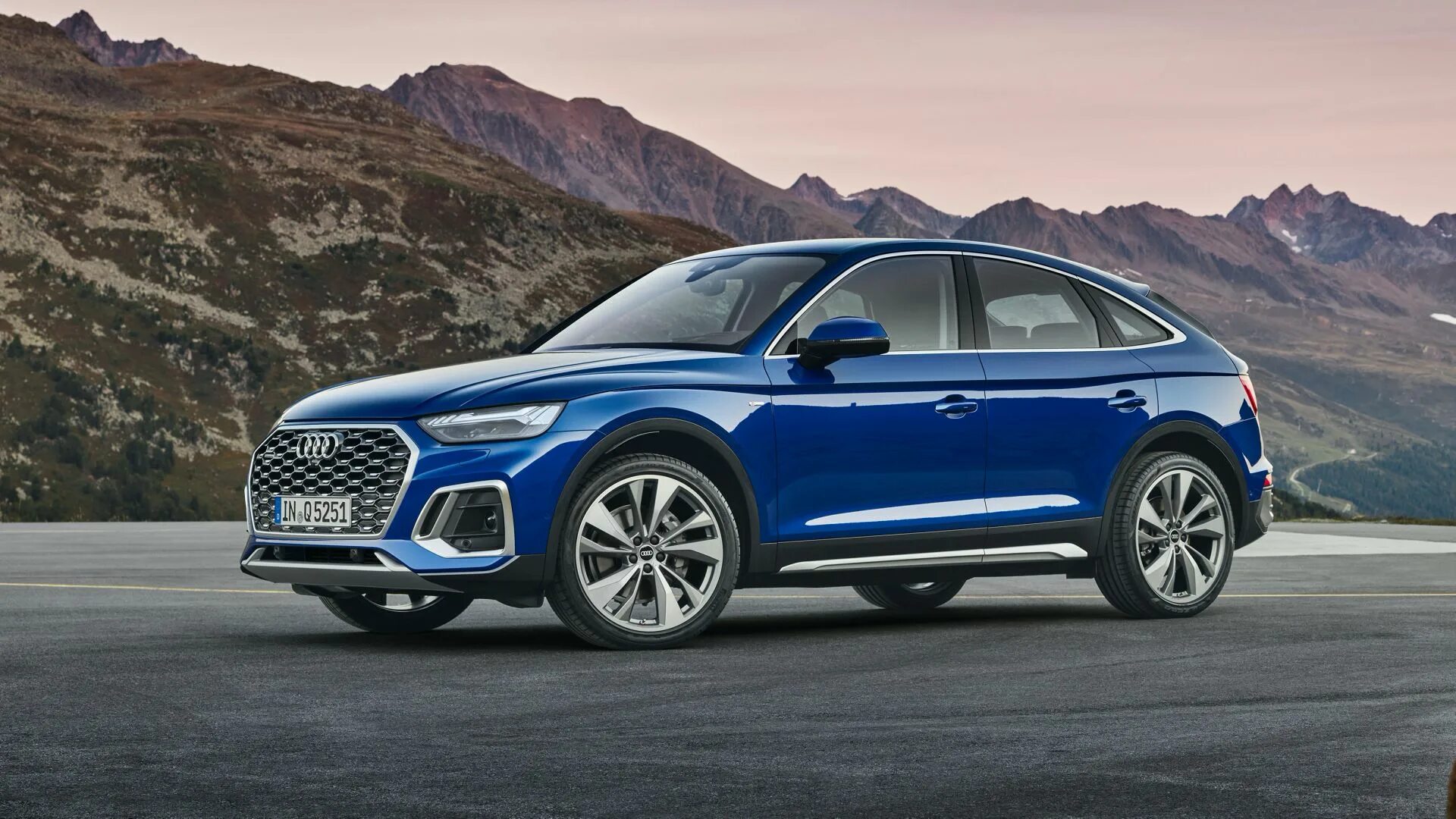 Какой кроссовер купить в 2024 году лучше. Audi q5 Sportback 2021. Ауди q5 Sportback 2020. Ауди q5 Спортбэк 2021. Ауди q5 Спортбэк 2020.