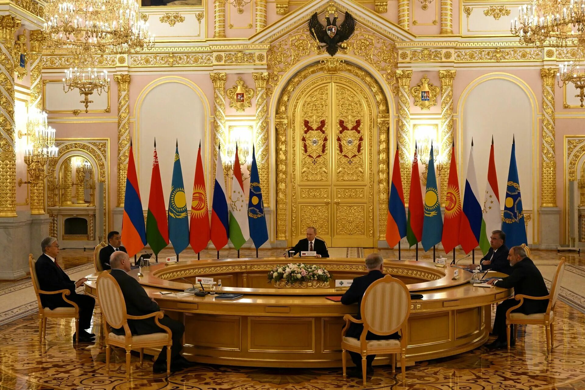 Встреча лидеров стран одкб. Встреча путина с лидерами стран одкб 2025. одкб. заседание стран одкб. саммит одкб.