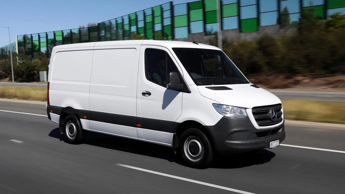 Mercedes Sprinter 2021. Mercedes Benz Sprinter 2020 фургон. Mercedes Benz Sprinter 2019. Мерседес Спринтер фургон 2022.