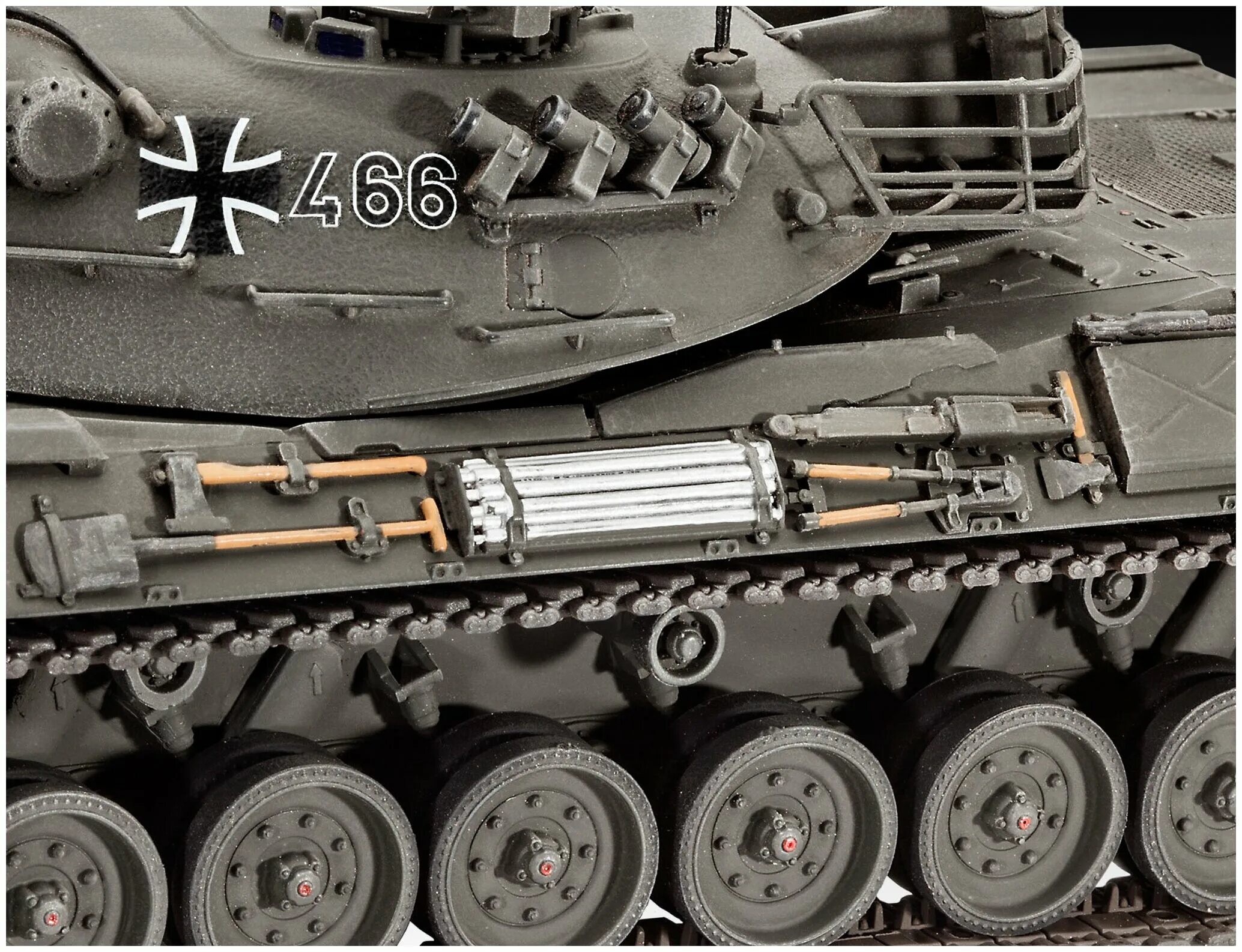танк pz iii ausf. королевский тигр танк. 03240 боевой танк фрг леопард 1 revell, 1/35. H 1/35. Pz 4 ausf g модель.