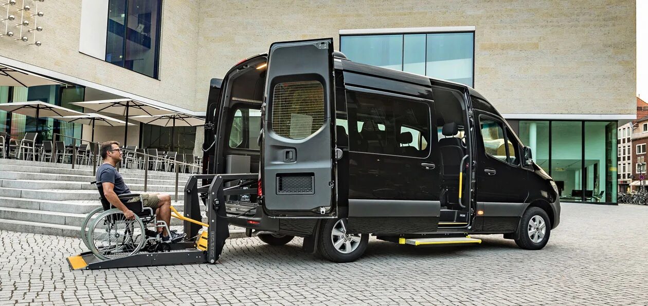 Микроавтобусы для инвалидов. Мерседес спринтер для инвалидов. mercedes sprinter 416. мерседес спринтер для колясочников. спринтер мерседес для перевозки инвалидов.
