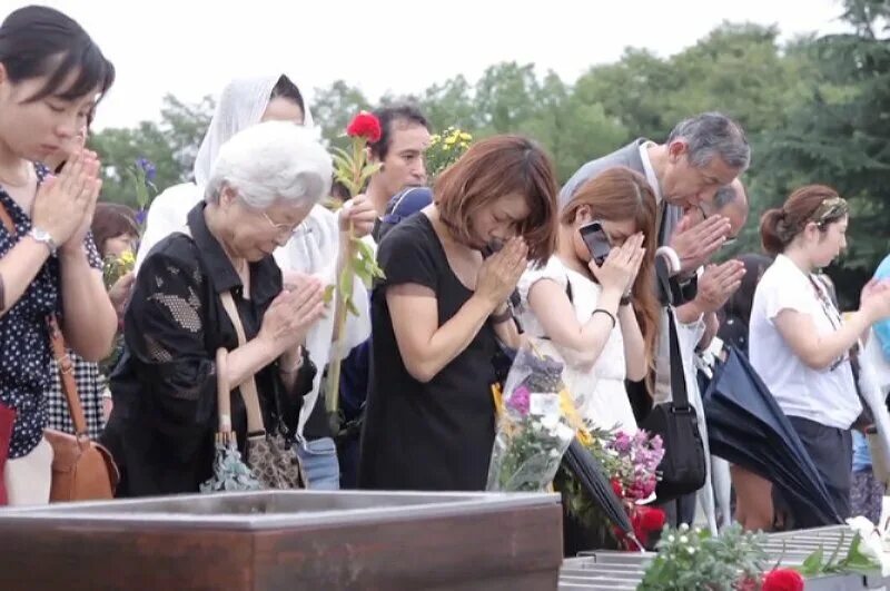 Японские погребальные обряды. Погребальная церемония в Японии. Зачем на похоронах кидают