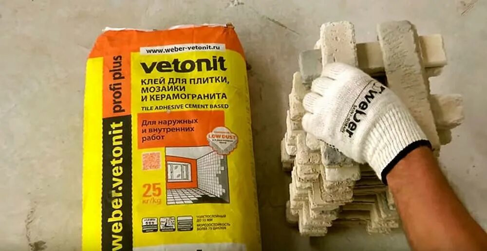 Какой клей клеить керамическую плитку. Ветонит термостойкий клей. клей для тротуарной плитки на бетонное основание. клей для плитки мозаики и камня. клей для тротуарной плитки морозостойкий.