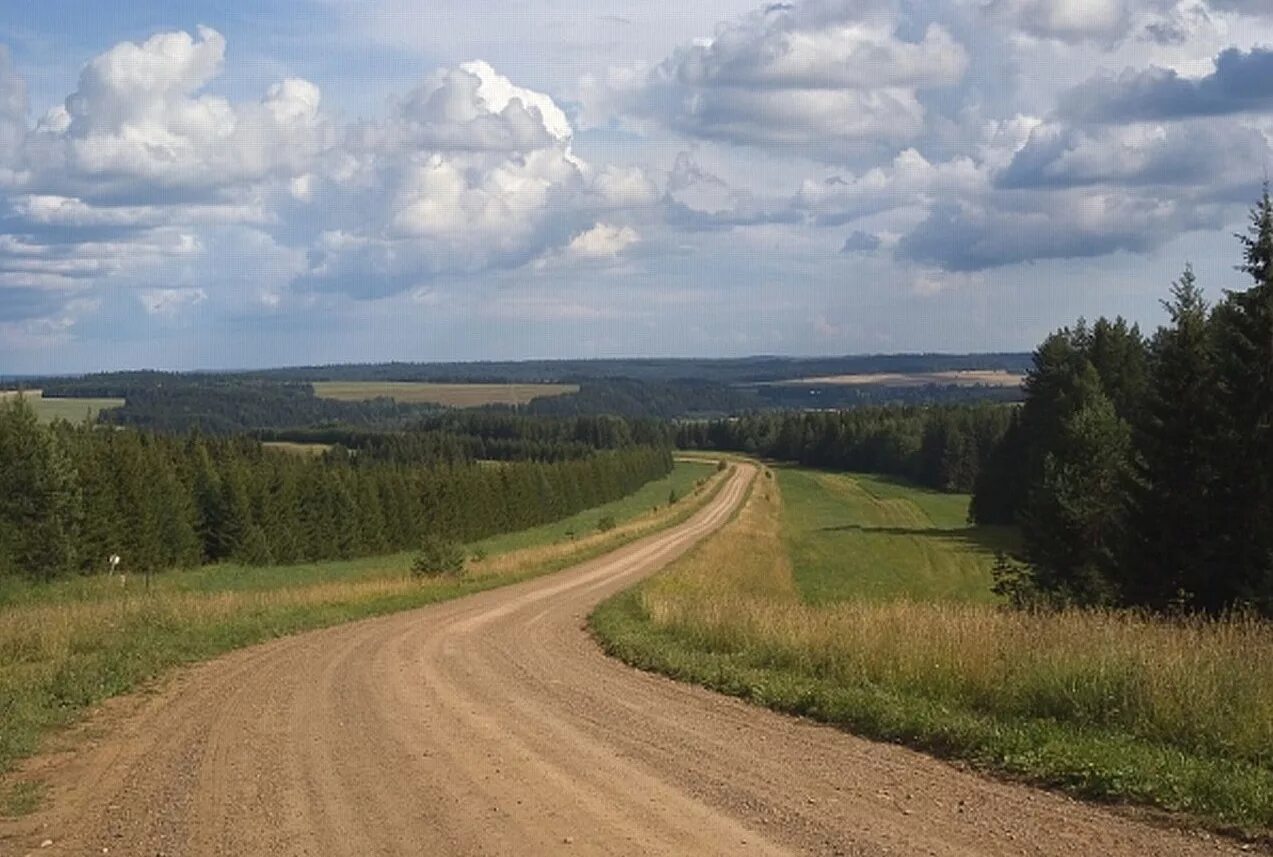 проселочная дорога не видно конца. и с этой дороги проселочной которой не видно конца. тайное движение в небе без конца вижу отражение твоего лица. рассыпание в пыль. начал дело.