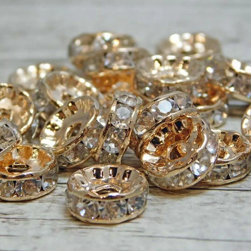 Хрусталь в золоте. Люстра подвесная eurosvet 3271/5 золото/белый strotskis. Елана кольцо 211614 горный хрусталь. Красивые украшения из золота. Золотые украшения.