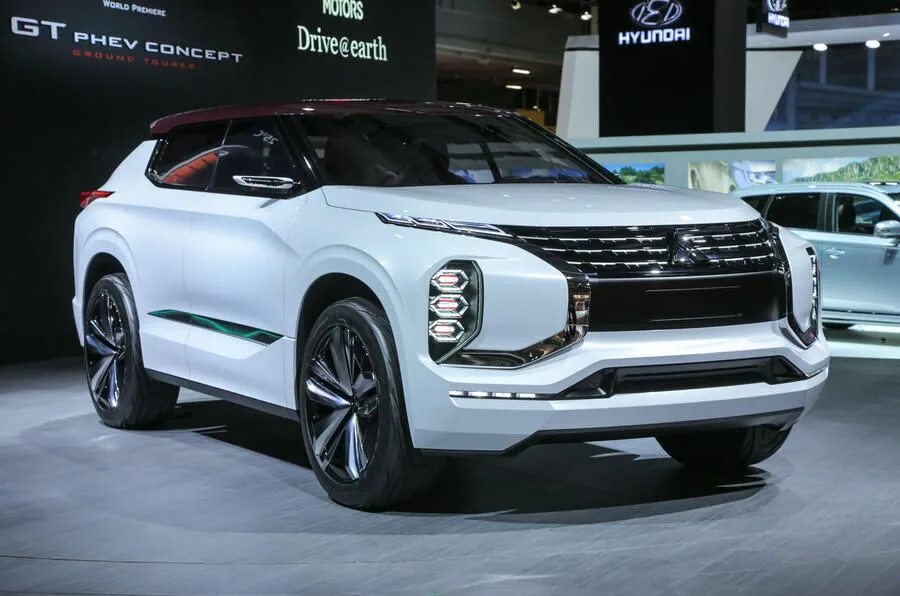 Какой кроссовер купить в 2024 году лучше. New 2024 Mitsubishi Pajero gt. Новый Мицубиси Паджеро 2023. Jeep кроссовер 2020. Mitsubishi 2020 гибрид.