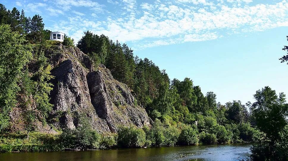 Курьи отзывы. Скала три сестры Курьи. Скала три сестры река Пышма. Скала три сестры сухой Лог. Скала три сестры сухой Лог Свердловская область.