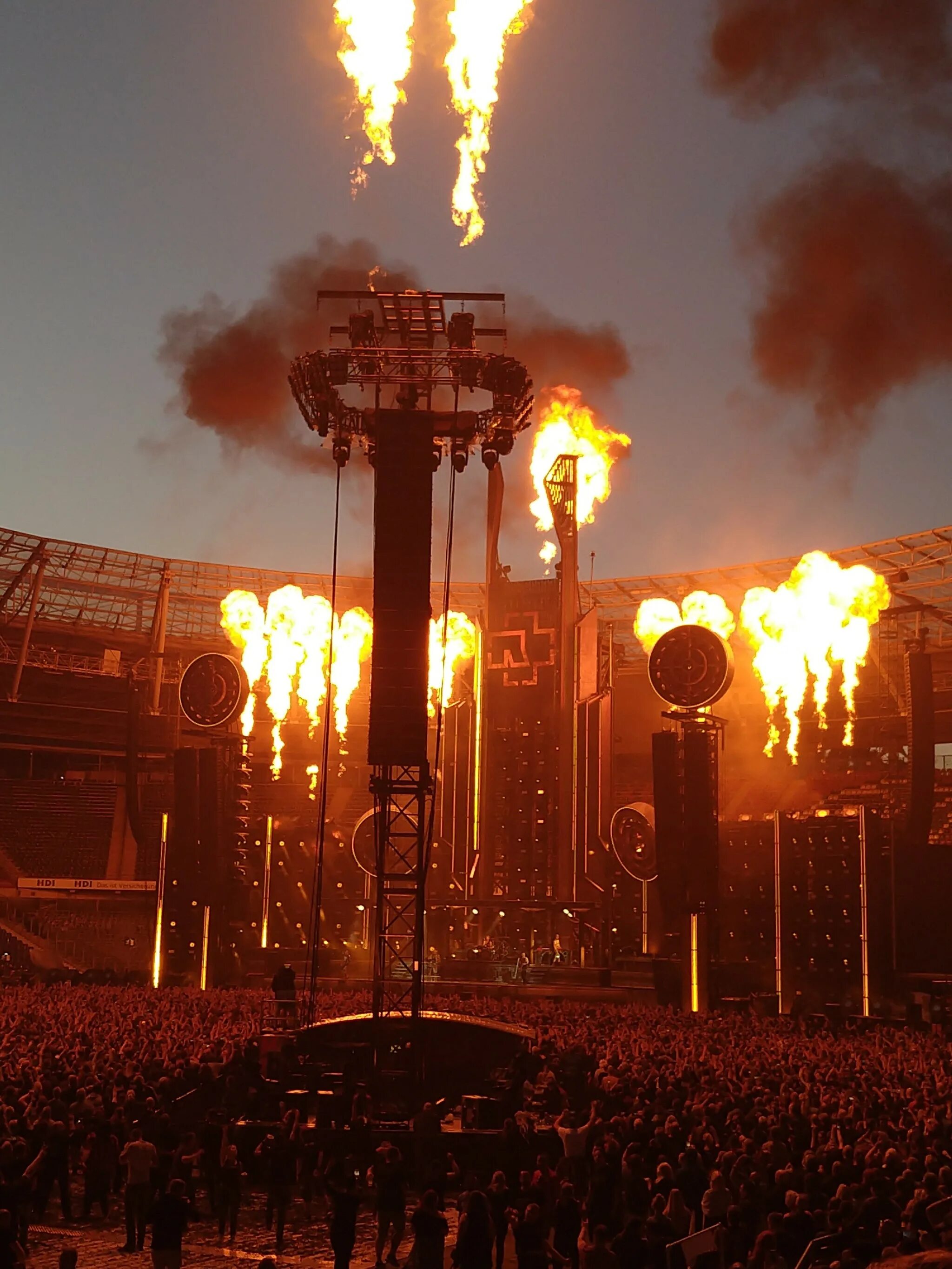 Концерт рамштайн в дублине. Rammstein концерт. Rammstein бса лужники 29. Концерт рамштайн в дублине. Rammstein concert.