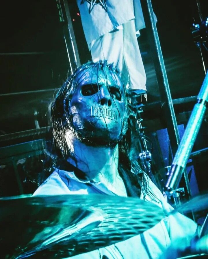 Джей вайнберг рост. Джей вайнберг барабанщик. Барабанщик slipknot джей вайнберг. Джей вайнберг. Вайнберг барабанщик.