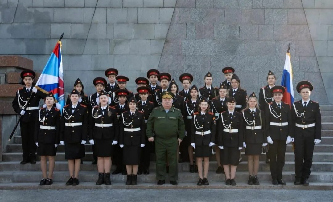 Парад кадетского движения на поклонной горе. Кадеты мхпи. Кадет казачий кадетский корпус москва. Кадетское образование в московской школе. Школа 1613 северное бутово.