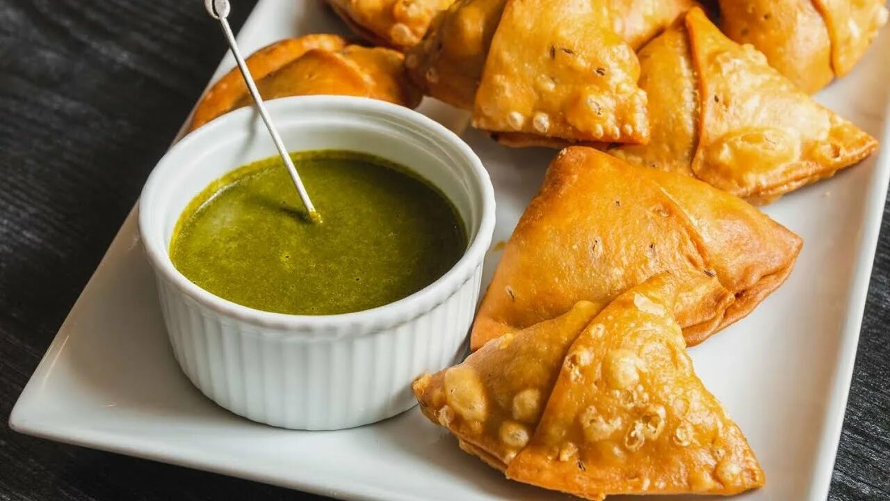 Самоса (indian samosa). Самосы индийские. Самоса индийская. Самоса по индийски. Самосы индийские.
