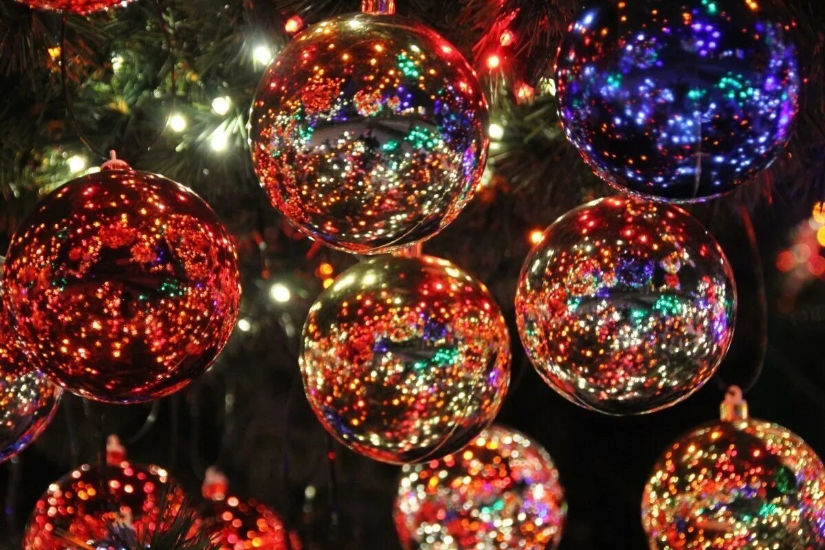 Новый год 2019 г. Новогодние огоньки. Новогодние шары. Новогодние огни. Красивые шары на елку.