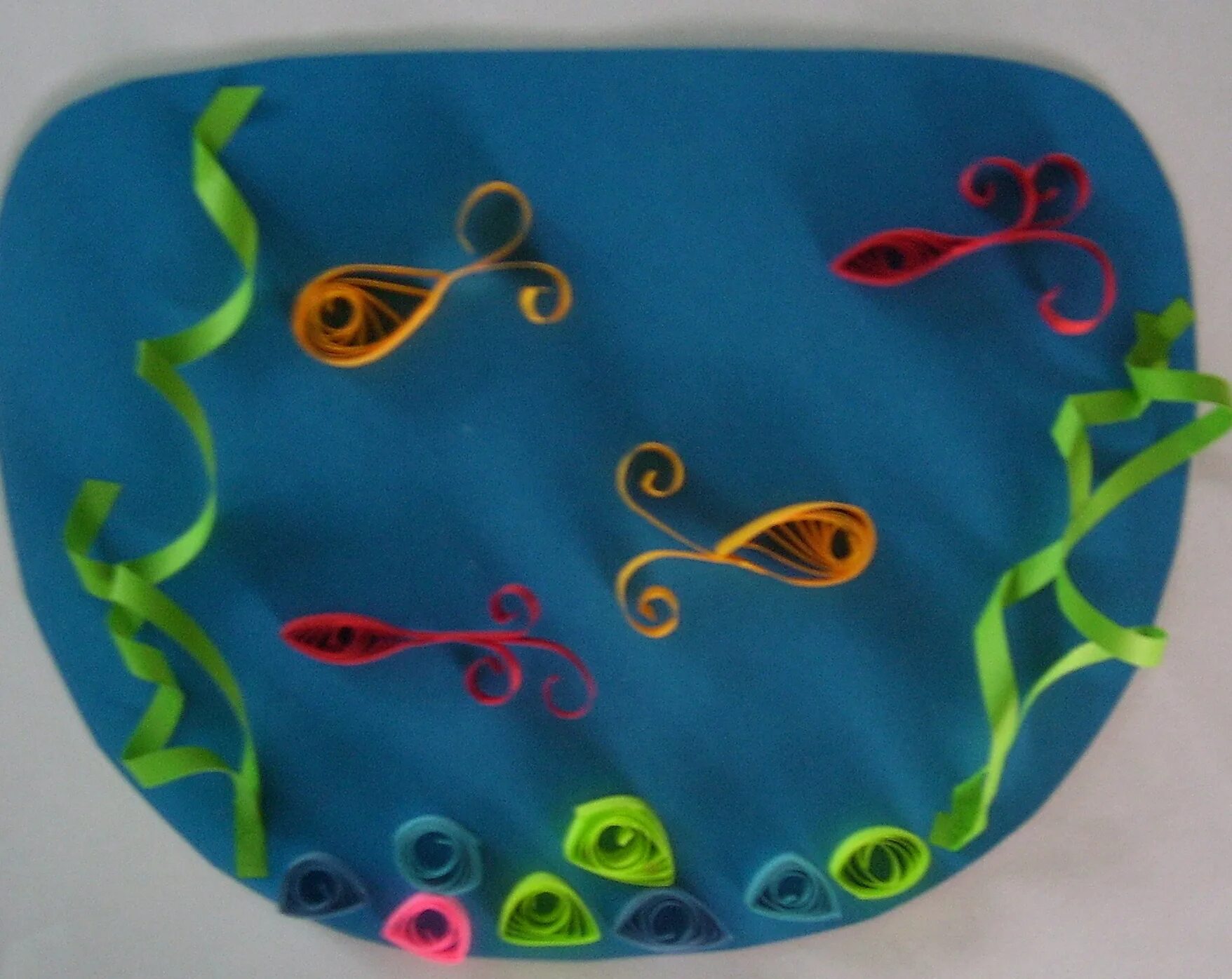 Квиллинг в саду. Квиллинг цветы. Поделка цветы. Квиллинг композиции. Квиллинг поделки.