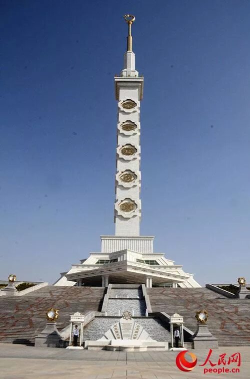 Белый город ашгабат монумент. Ашхабад беломраморный город. Багт кошги ашхабад. Город из мрамора ашхабад. Дворец «огузхан» туркменистан.