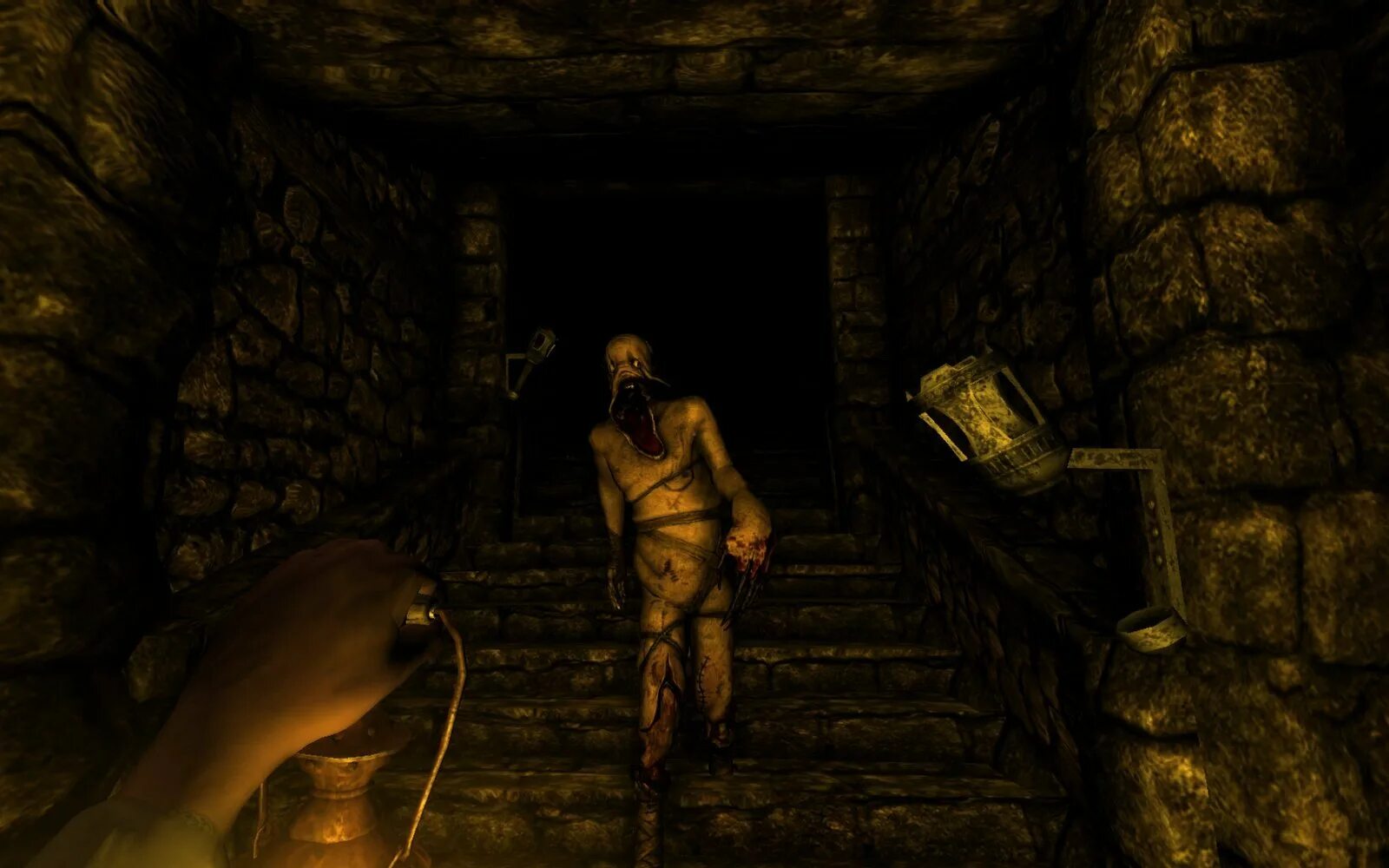 Амнезия призрак прошлого монстры. Amnezia. Amnezia. Amnezia. Amnesia the dark descent лампа.