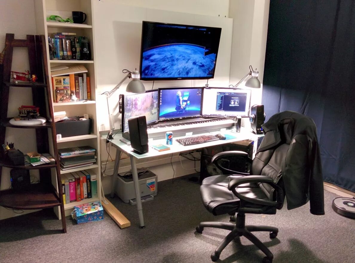 Were set up. Programmer workspace. desk setup programmer. комната электроника.