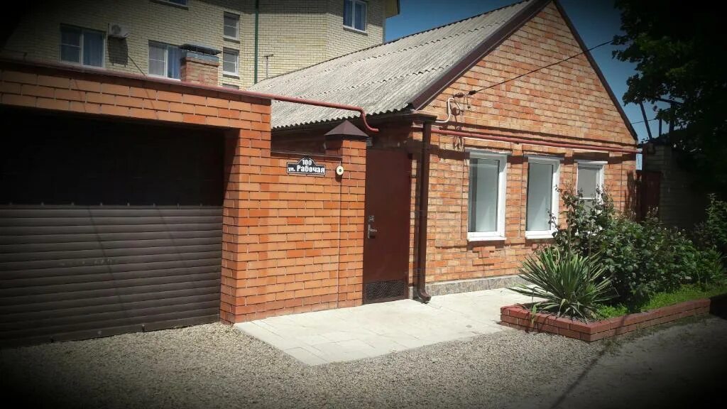 Ул калинина 20 ейск гостевой дом. Снять дом в ейске на длительный срок. Ейск чапаева 21. Чапаева 12 ейск. Ейск красивые дома.