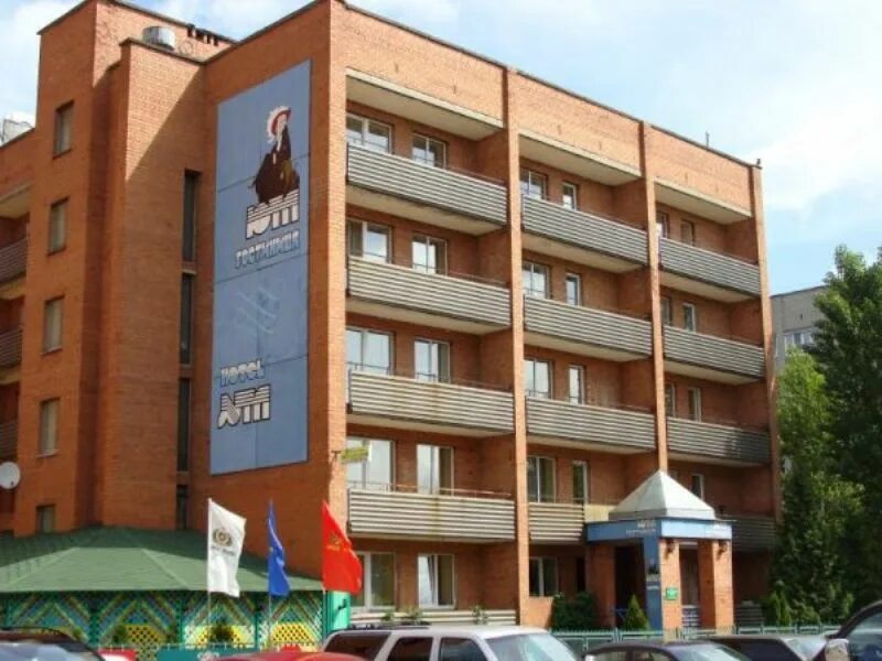 Ярославль свечка гостиница. Свечка ярославль здание. Ресторан мельник ярославль. Колокольня ярославская свеча в ярославле. Свечка ярославль.