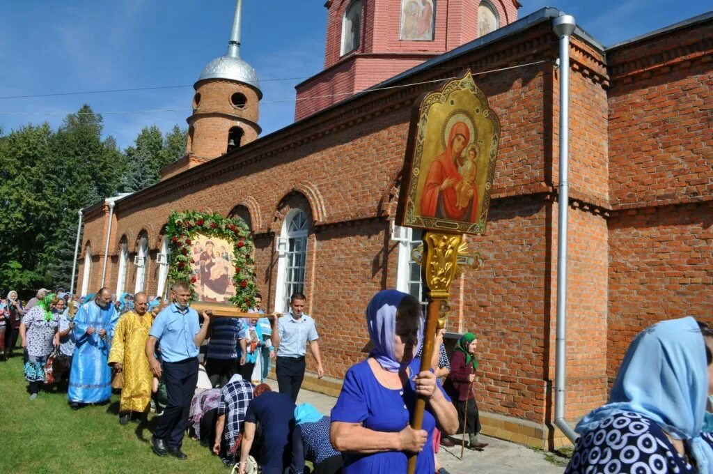 Прогноз погоды в клетне брянской области. Храм св. кн. Владимира п. Клетня. Сайт церкви Всецарица Клетня. Клетня храм Всецарица. Церковь в Клетне Брянской.