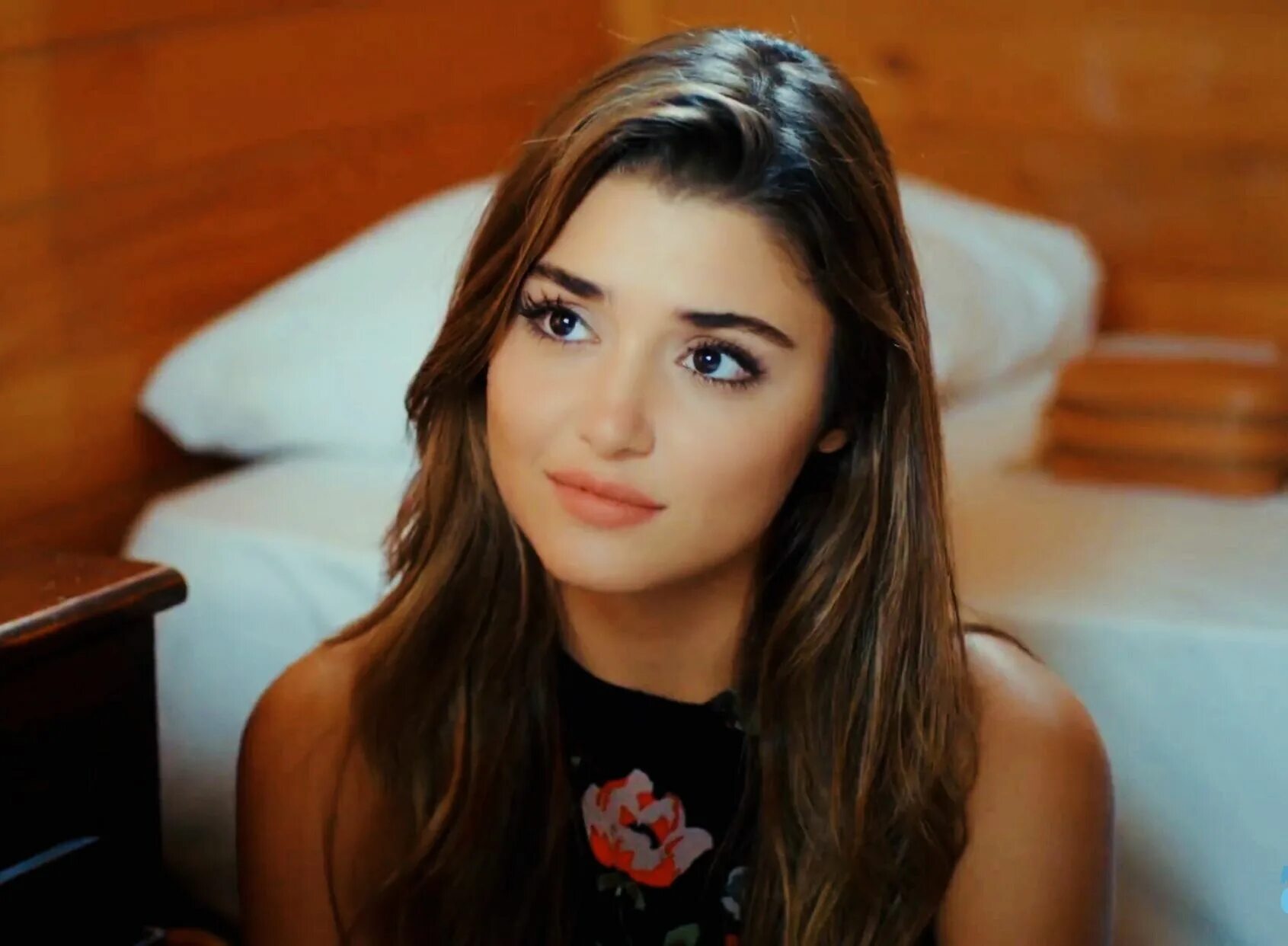 Ханде эрчел хаят. Ханда эрчил. Ханде эрчел 2023. Хаят эрчел. Ханде эрчел.