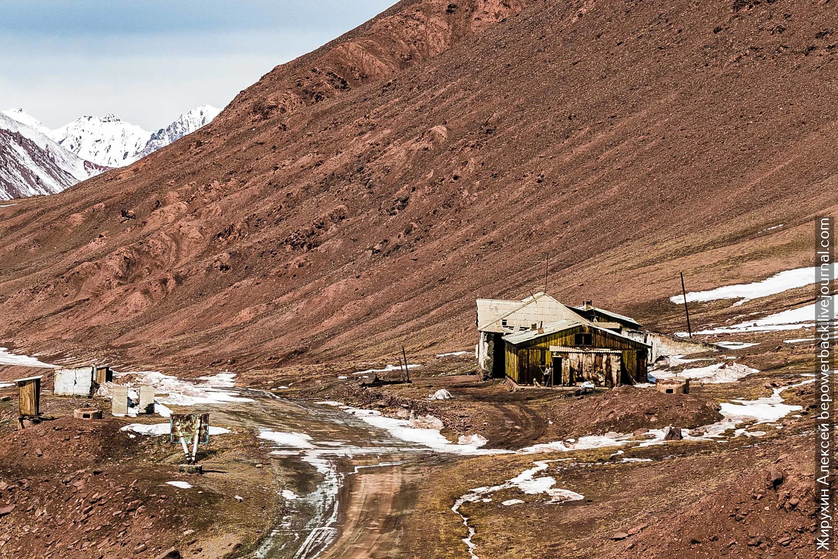 Кишлак фото песен. Памир Мургаб. Памирский тракт Киргизия. Мургаб Таджикистан яки. Памирский кишлак.