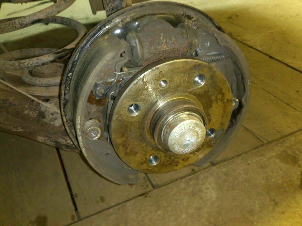 Поменять подшипник на нексии. Передний ступичный подшипник нексия n150 съемник. Поменять подшипник на нексии. Daewoo nexia n100 ступичный подшипник переднего колеса. Поменять подшипник на нексии.