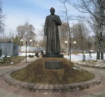 Город дзержинский памятники