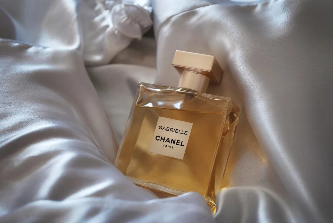 Шанель gabrielle edp. Hair mist chanel. Chanel парфюмерная вода. Габриэль шанель духи реклама. Chanel gabrielle edp.