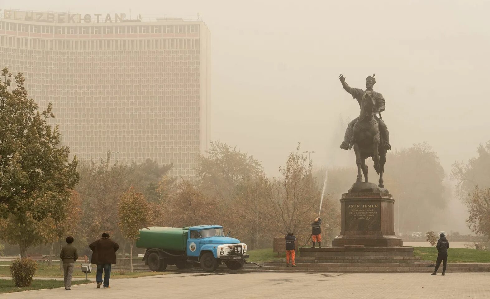 Ташкент загрязнение. Пыльная буря в Узбекистане. Пыльная буря в Ташкенте. Ташкент Песчаная мгла.