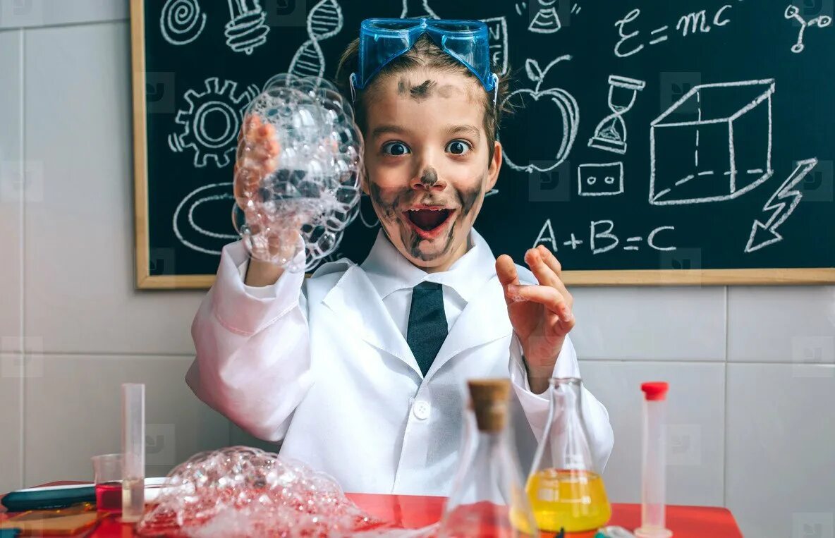 Химик portsized fun. Ребенок ученый. Фотосессия Химик. Смешной Химик. Ученые эксперименты для детей.