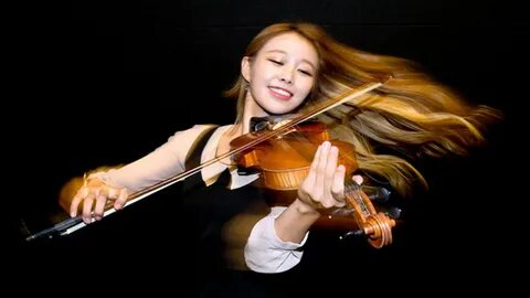 Violin dancing