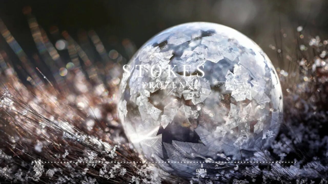 Разбей шаром стекло. Замерзший мыльный пузырь. Мыльные пузыри на морозе. Ледяные мыльные пузыри. Хрустальный шар.