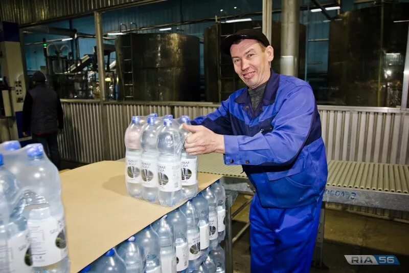 Завод Живая вода Оренбург. Живая вода минералка Оренбург. Живая вода Оренбург директор. Бабугент вода.