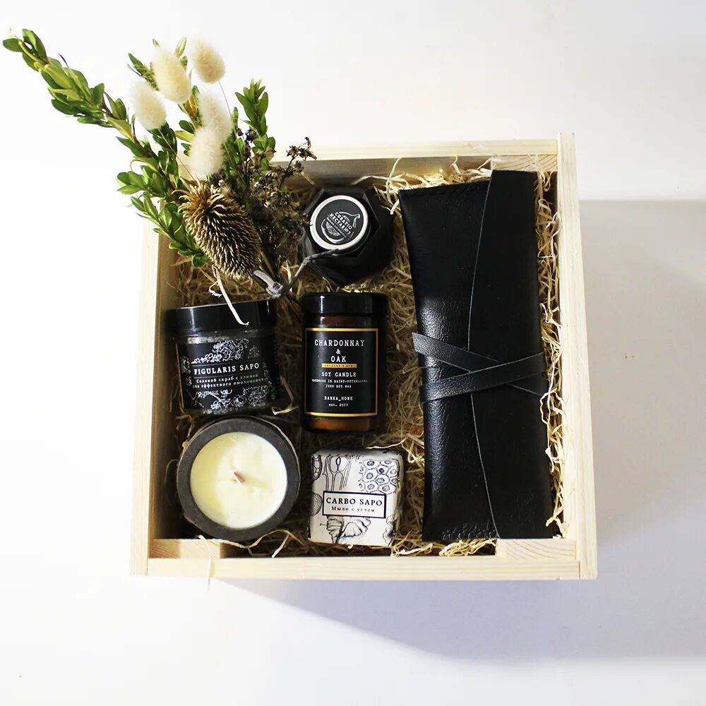Подарочный набор свечей подарочные. Набор свечей. Подарочный набор пряников на новый год. Подарочные наборы с медом и свечами. Подарочный набор со свечой.