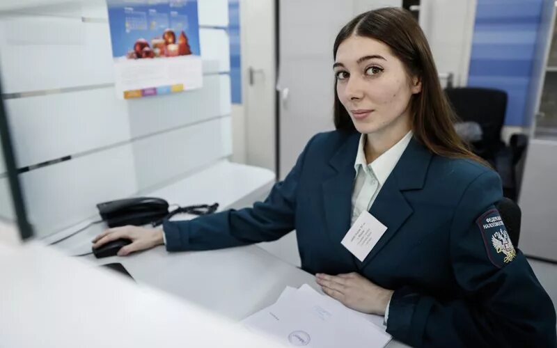 Налоговый инспектор. Налоговый инспектор фото. Налоговый работник фото. Сотрудники ифнс. Бывшие налоговые работники.