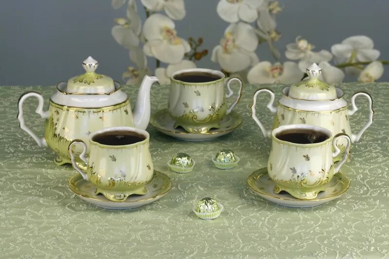 Чайный сервиз beatrix. Чайный сервиз доляна «вивьен». Красивые сервизы из фарфора. Чайный сервиз севрский фарфор. Сервиз мадонна leander.