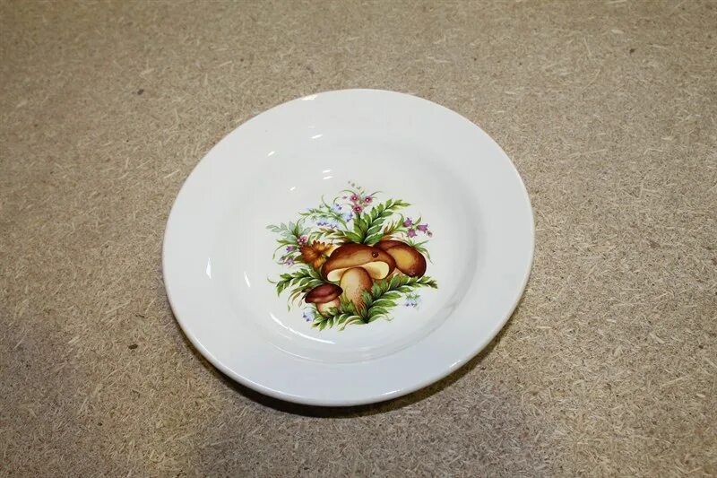 дулевский фарфор тарелка грибы. грибы на тарелке. посуда с грибочками. грибы на тарелке. грибы коллекция.
